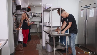[BrazzersExxtra] POV: I'm Your Pervy Work Wife