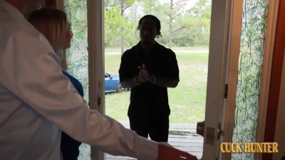 [CuckHunter] Surrenders to Her Landlord's BBC