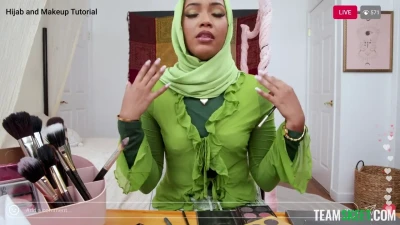 [HijabHookup] "Your Cum is Better Than My Face Oil" - Getting Her Skincare Straight From the Source