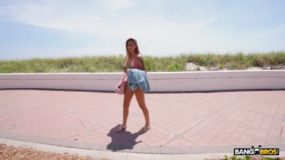 [BangBus] Lexi the Boxing Girl Fucks to go Viral