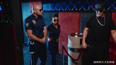 [BrazzersExxtra] Let The Panties Hit The Floor