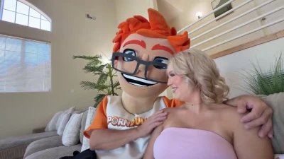 [PornDudeCasting] Shows Porn Dude Why She’s So Popular