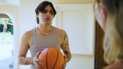 [MommyBlowsBest] Eyeing His Basketballs