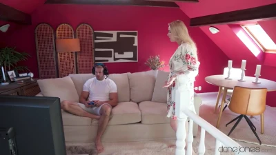 [DaneJones] Sexual solution to housemate tiff