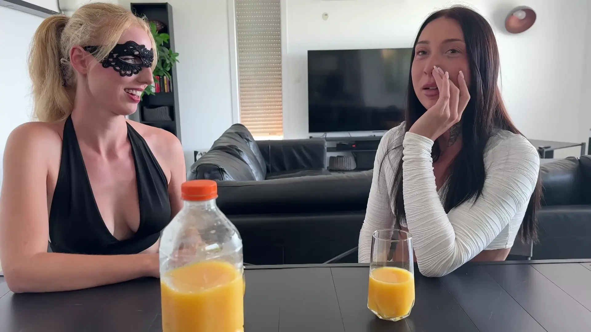 [JacquieEtMichelTV] Bonnie and Helena organize an orgy in no time!