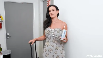 [MylfSingles] She’s Ready for Fresh Flesh, He’s Ready for His First