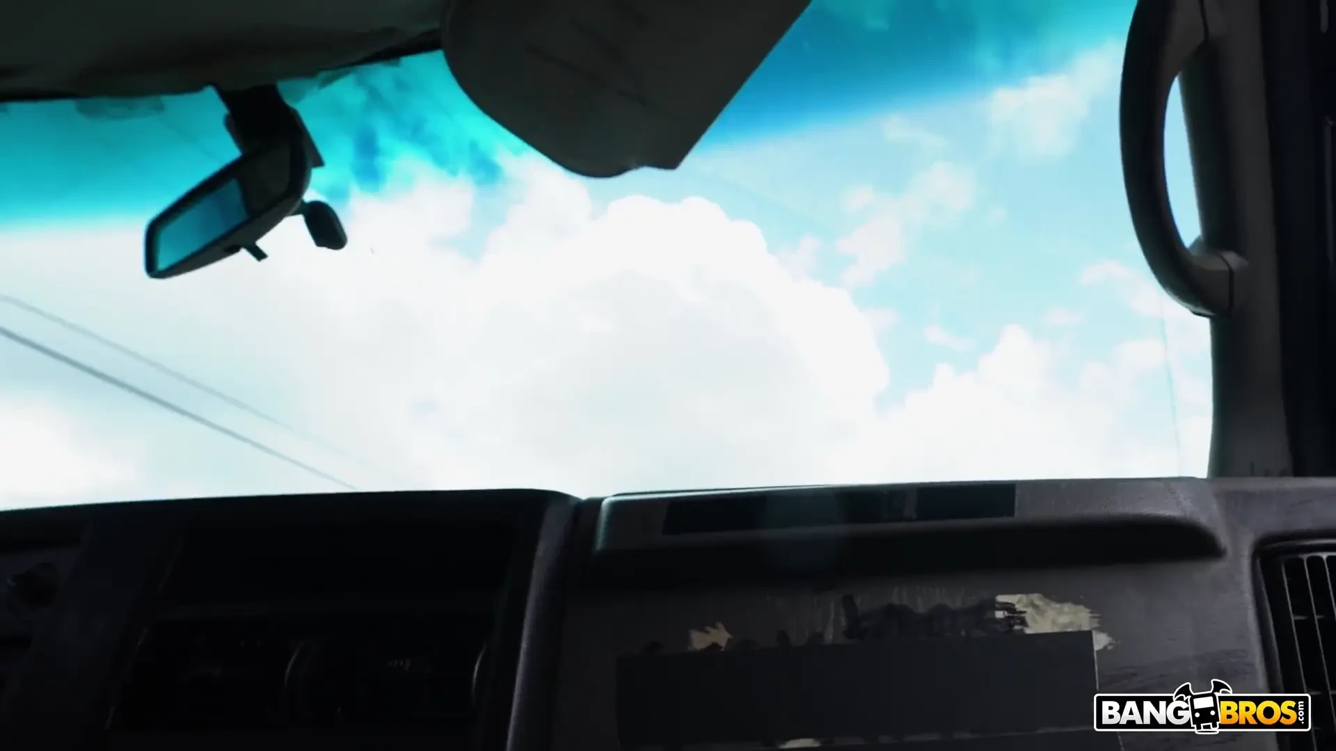 [BangBus] Intrigued by a Dickpick