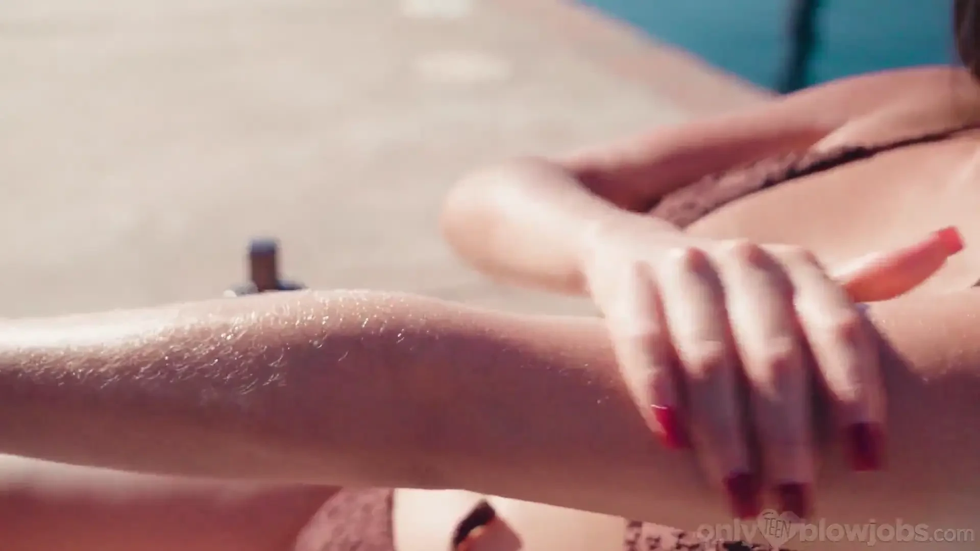 [OnlyTeenBlowjobs] Poolside Tease
