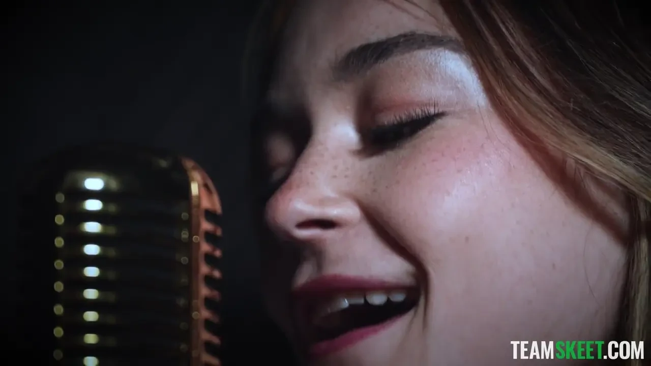 [UnderTheTable] Oops! She Did It Again: Della Earns Her Career With Her Throat