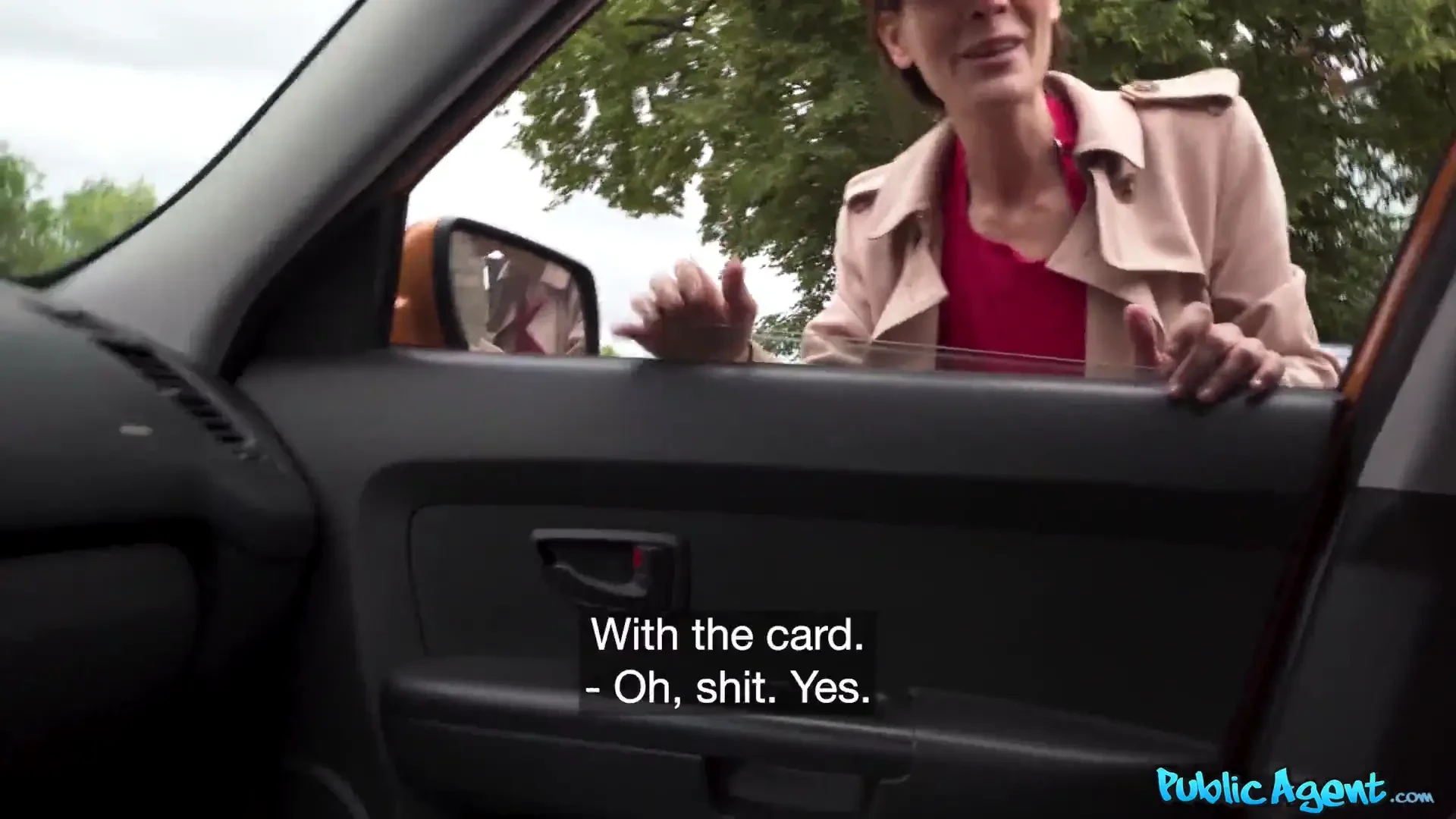 [PublicAgent] Shy waitress needs more than tips