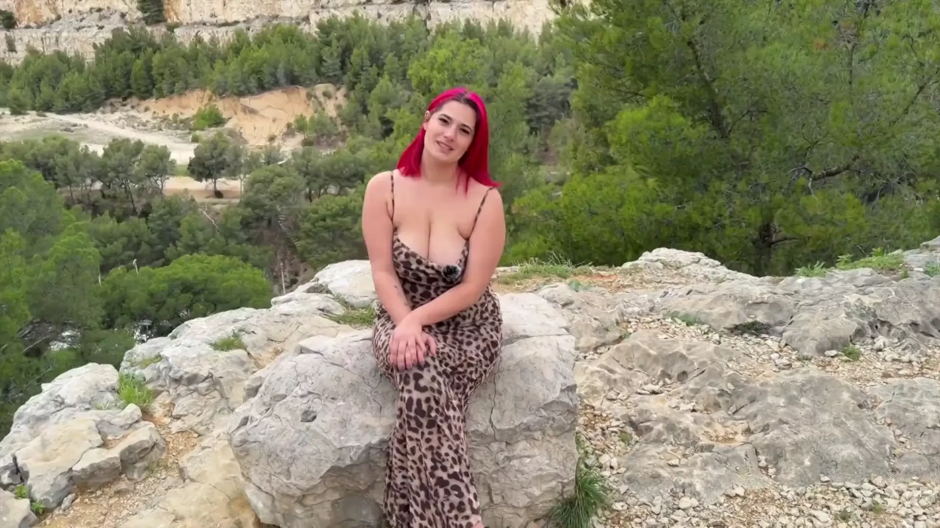 [JacquieEtMichelTV] 25 years old, doubles her speakers!