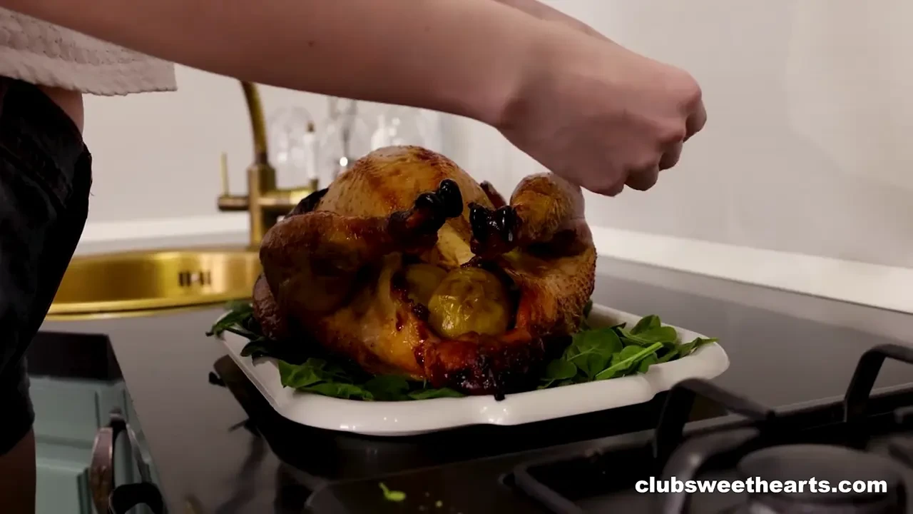 [ClubSweethearts] Pussy stuffing for Thanksgiving