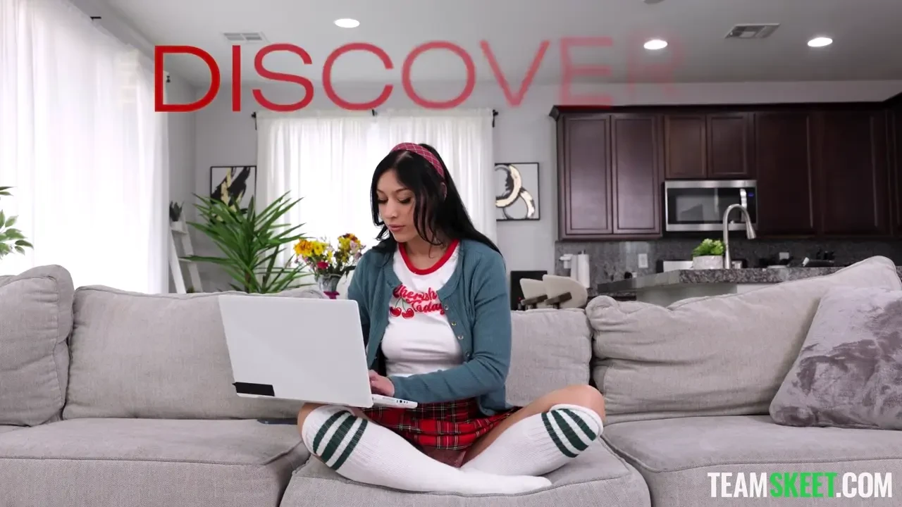 [BreedingMaterial] She Wants to Get Pregnant, So Her Stepbro’s Seed Should Do