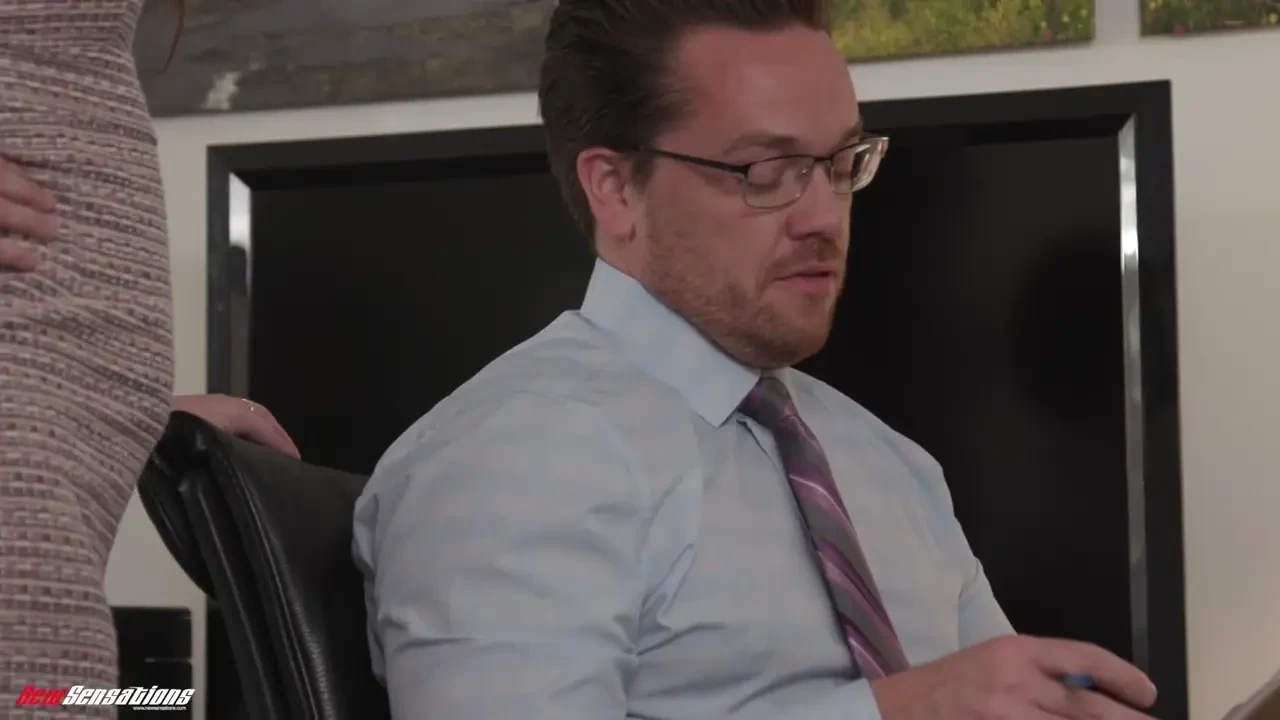 [NewSensations] Flirty Katie Kinz Gets Lunch On The Boss