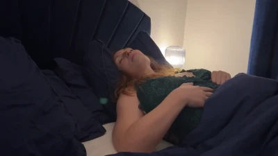 [JacquieEtMichelTV] Lets her dreams drift towards the hardcore