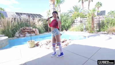 [Lubed] Poolside Bliss