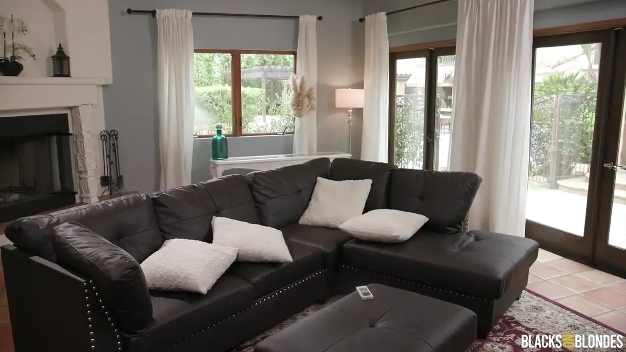 [BlacksOnBlondes] Cheers Up The Neighbour