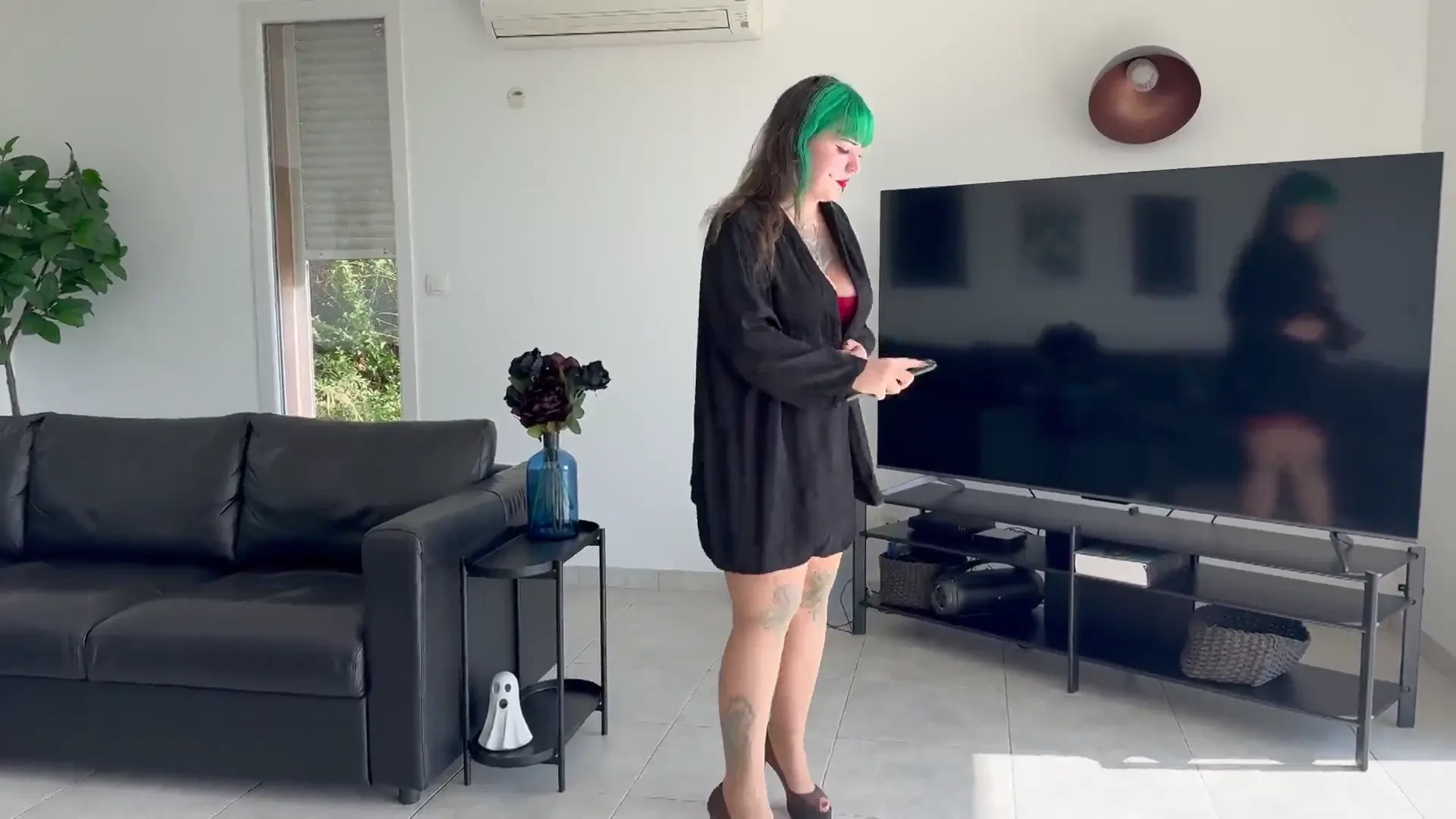 [JacquieEtMichelTV] The self-proclaimed seductress, gets her gangbang!