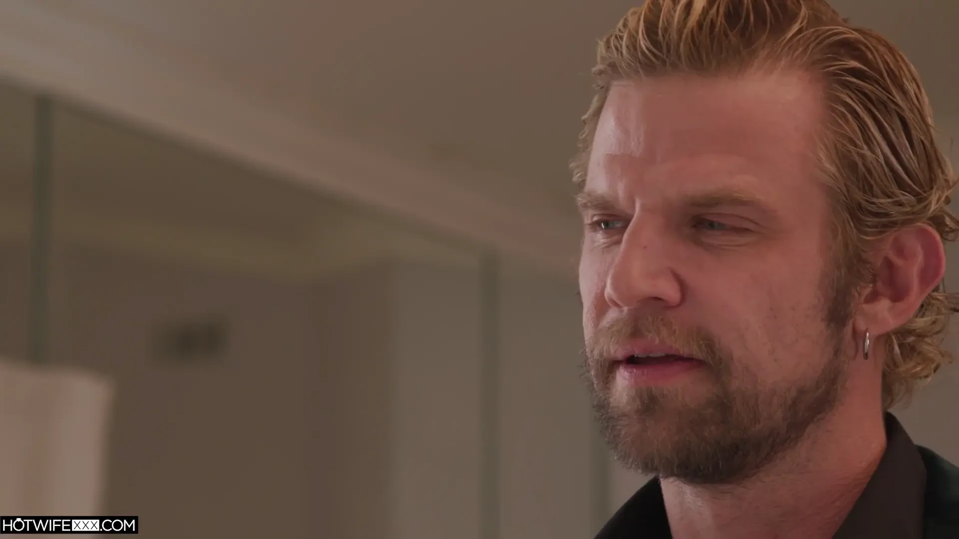 [HotWifeXXX] Gets A Gift That Keeps On Giving