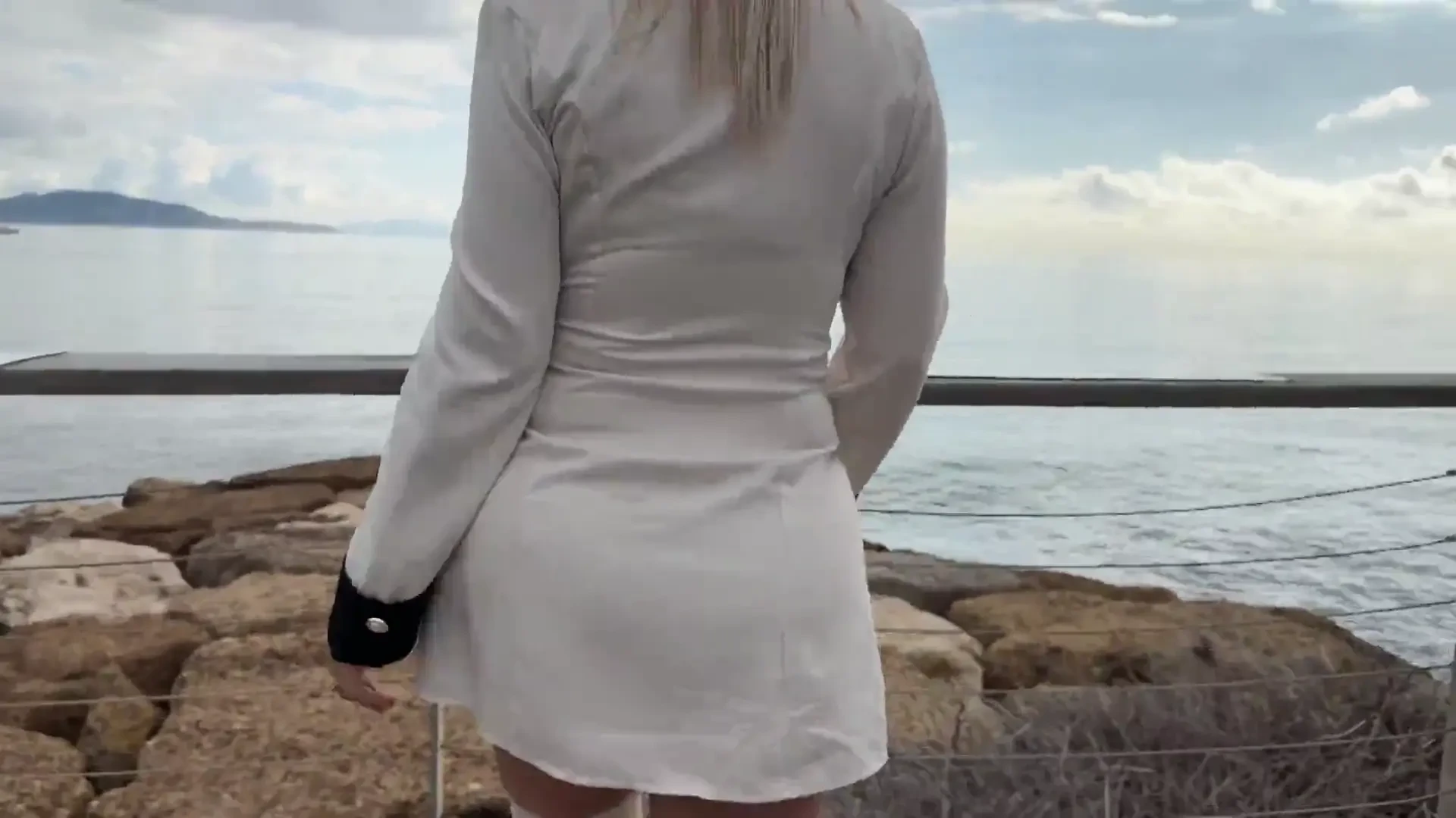 [JacquieEtMichelTV] 28 years old, a very sexy businesswoman!