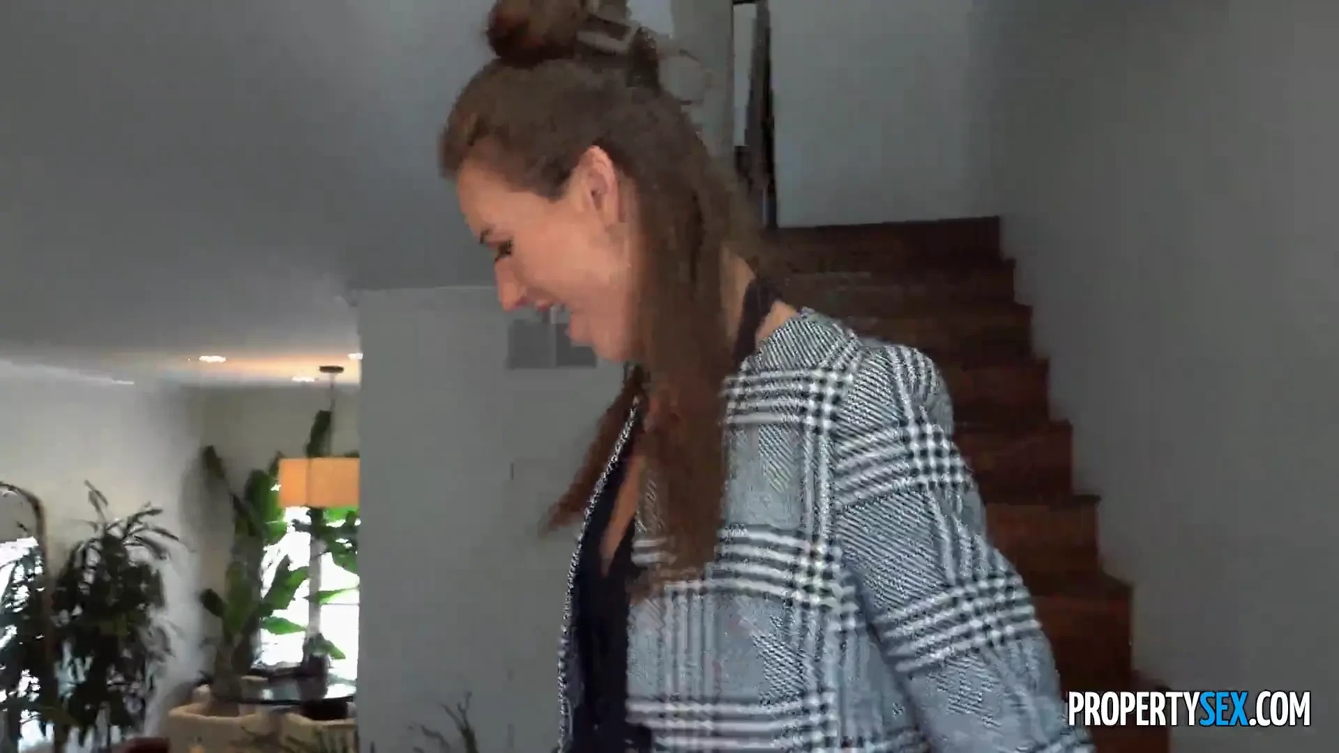 [PropertySex] Nobody’s Watching