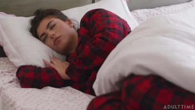 [CaughtFapping] Stepdad’s Naughty List