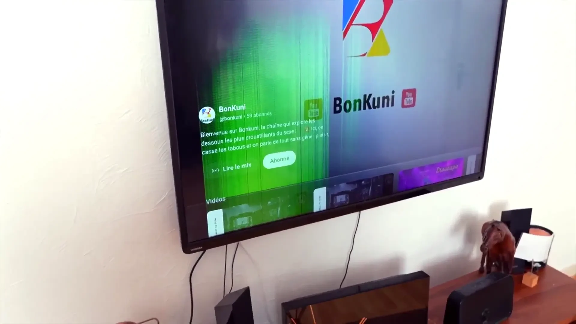 [JacquieEtMichelTV] Rewards her repairman with her big breasts!