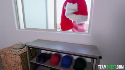 [ExxxtraSmall] You’re a Slutty One, Tiny Thief