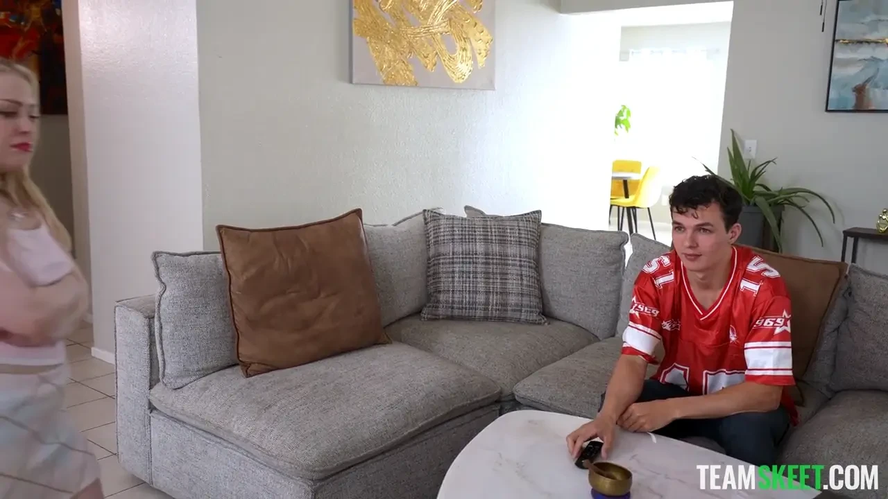 [StepSiblings] “We’ll Do Anything To Be Sorority Sisters!” Aria & Haley Make a Deal