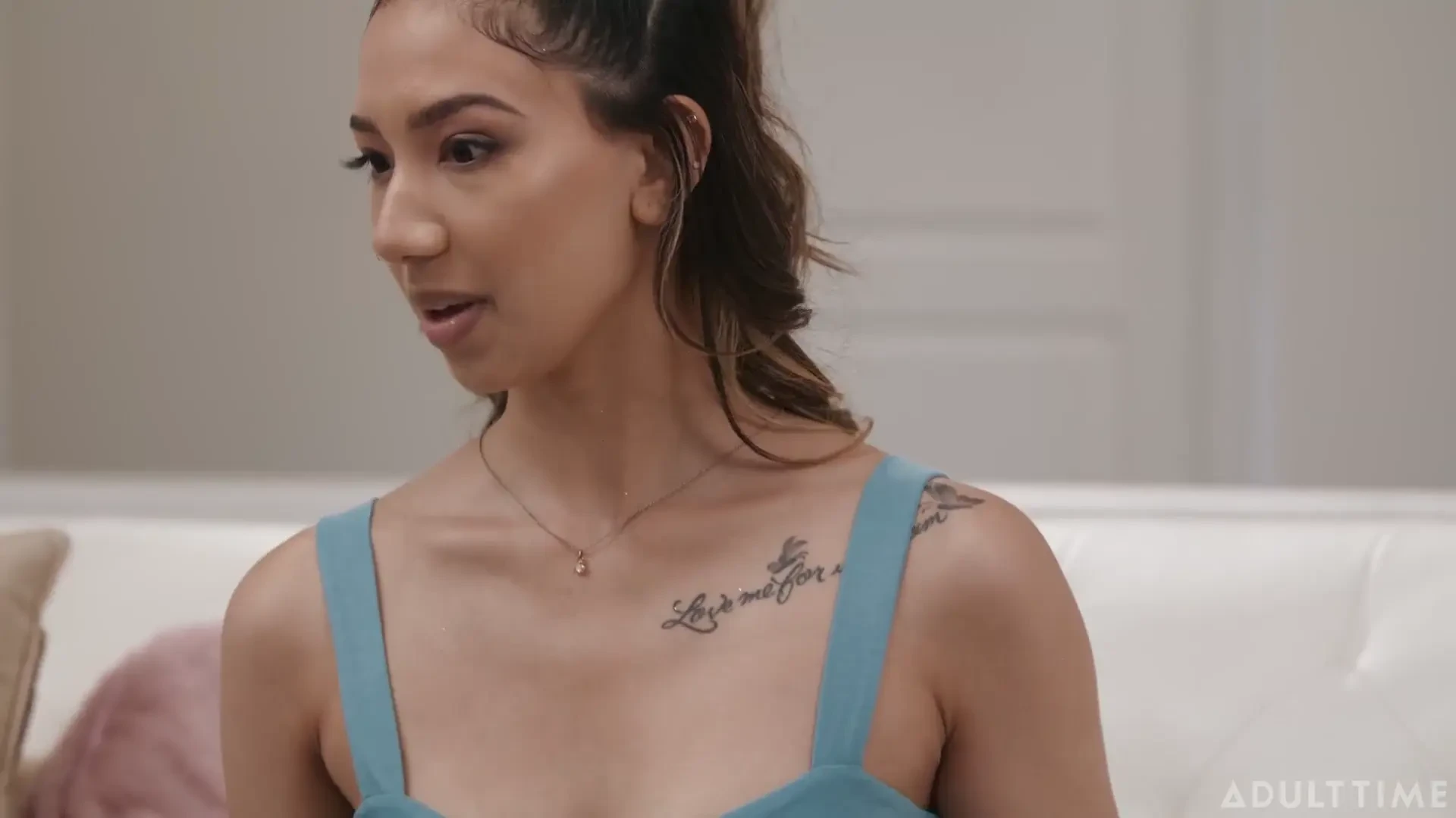 [CaughtFapping] Sitter’s Scandalous Discovery