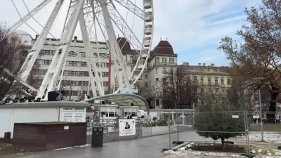 [JacquieEtMichelTV] A 35-year-old former chef!