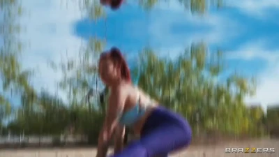 [BrazzersExxtra] Running Away From Their Wives