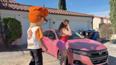 [PornDudeCasting] Porn Dude Peeks Under Avalon Mira’s Hood