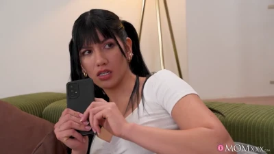 [MomXXX] Babysitter seduces married man