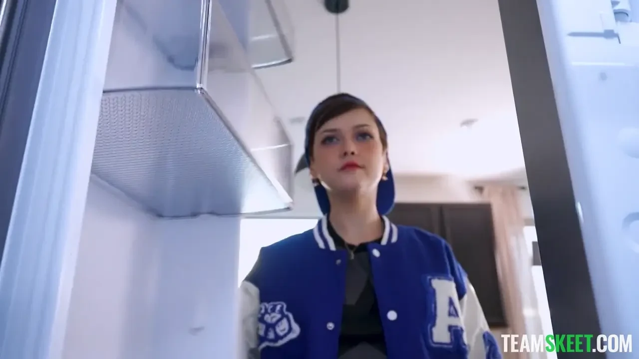 [Tomboyz] Jade’s First Lap Dance: Bisexual Tomboy Daughter Meets My Favorite Stripper