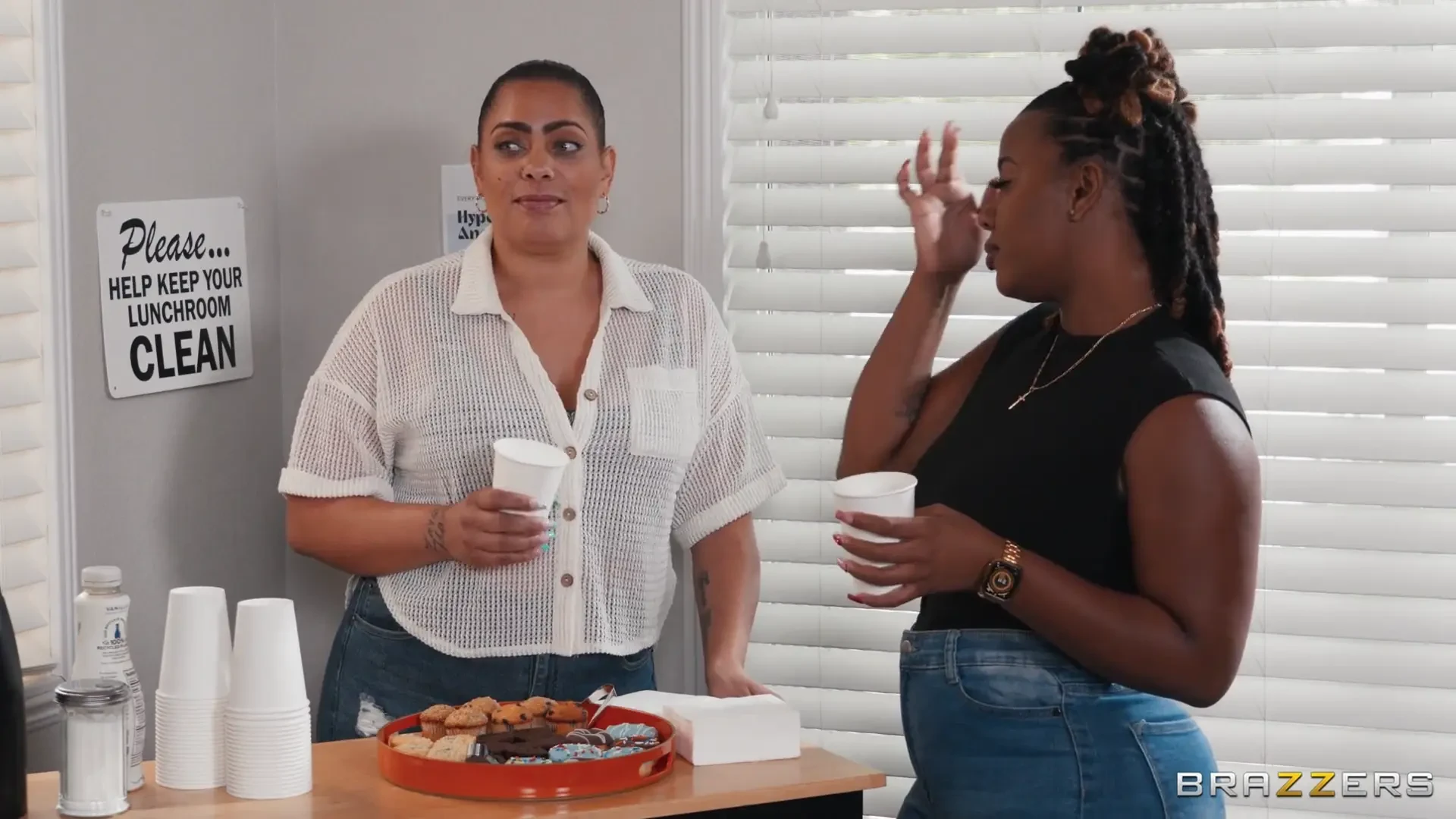 [BrazzersExxtra] My Name Is Ivy And I’m A Nympho