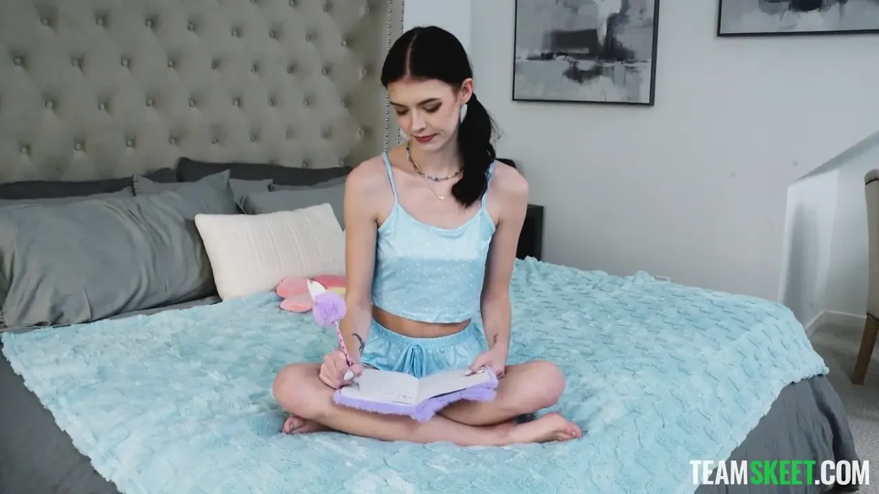 [MyFirst] Sneaky Creampie for Bella