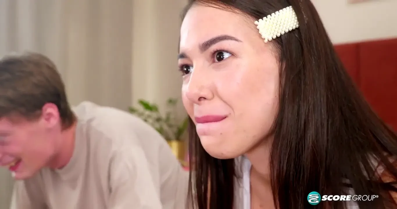 [18Eighteen] Braceface Lola Li Gets Her Ass Fucked and Her Metal Mouth Sprayed