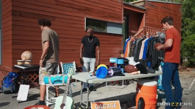 [BrazzersExxtra] Sweet Deal! An Intense Yard Sale Dickdown