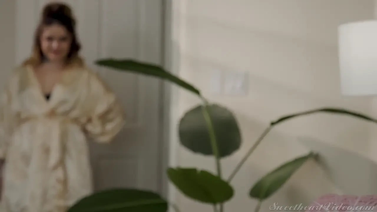 [SweetheartVideo] Lesbian Babes & Strap Ons