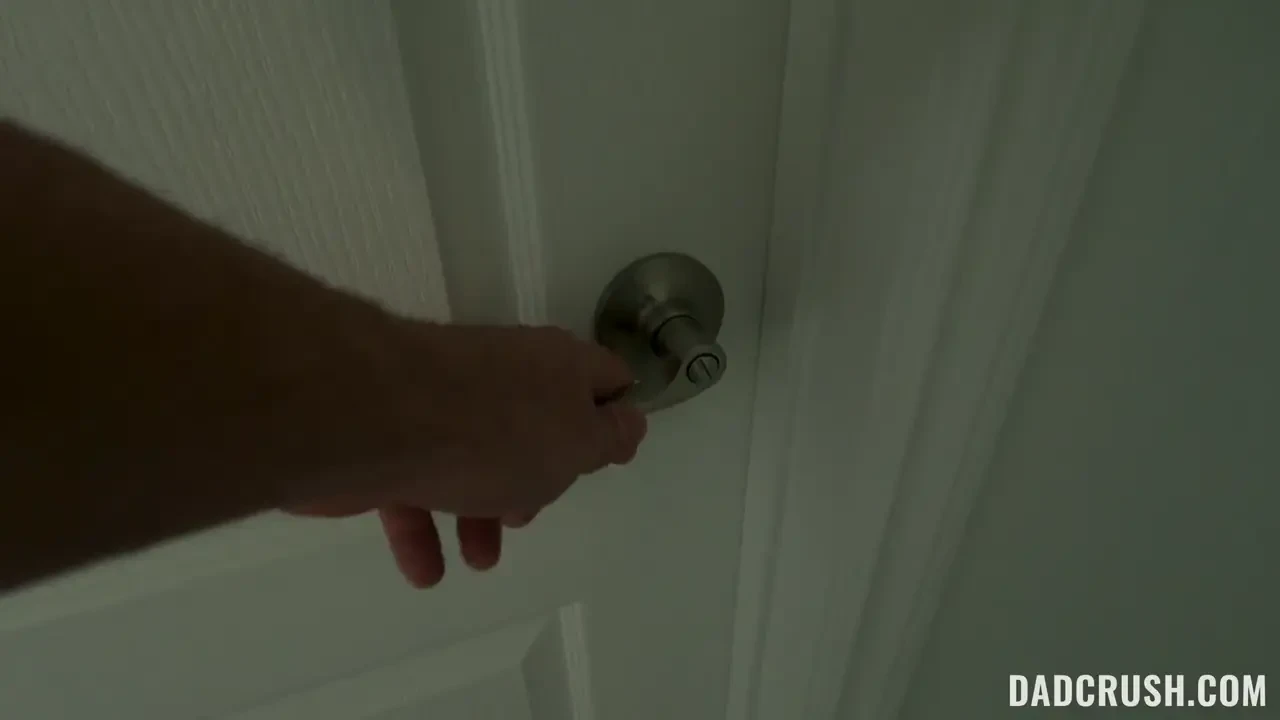 [DadCrush] This Winter Is So Cold! She Needs Her Stepdaddy’s Cock to Stay Warm