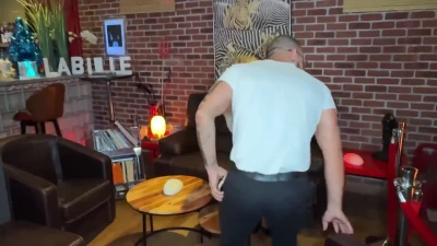 [JacquieEtMichelTV] 32 years old, sex at the heart of his attention