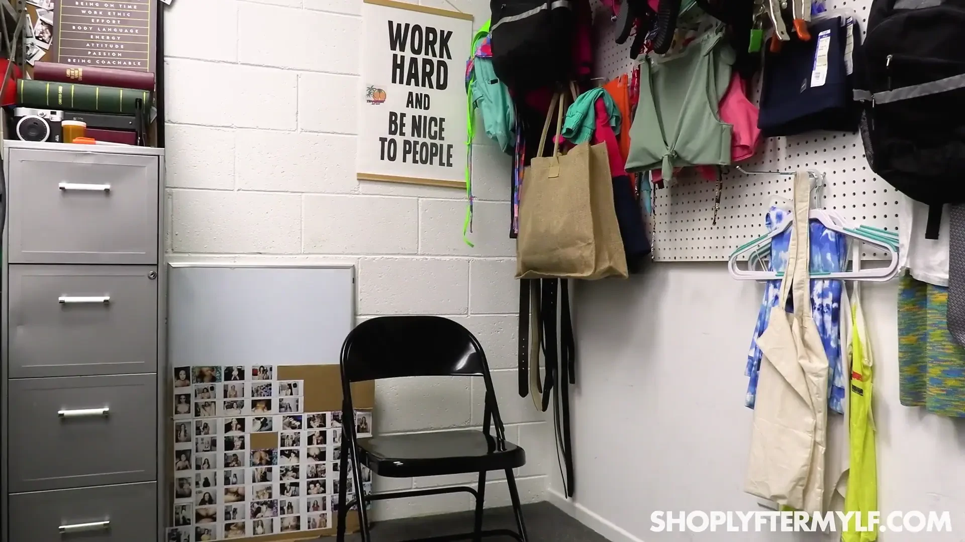 [ShoplyfterMylf] The Battery Thief