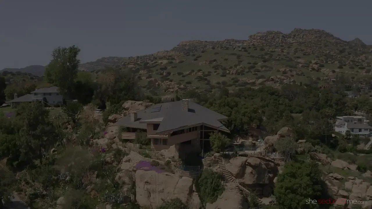 [SheSeducedMe] The Adventures of Mindi & Mia – Not Homophobic!