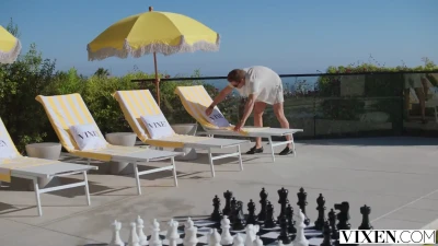 [Vixen] Tiny BFFs Molly And Xxlayna Have Naughty Threesome